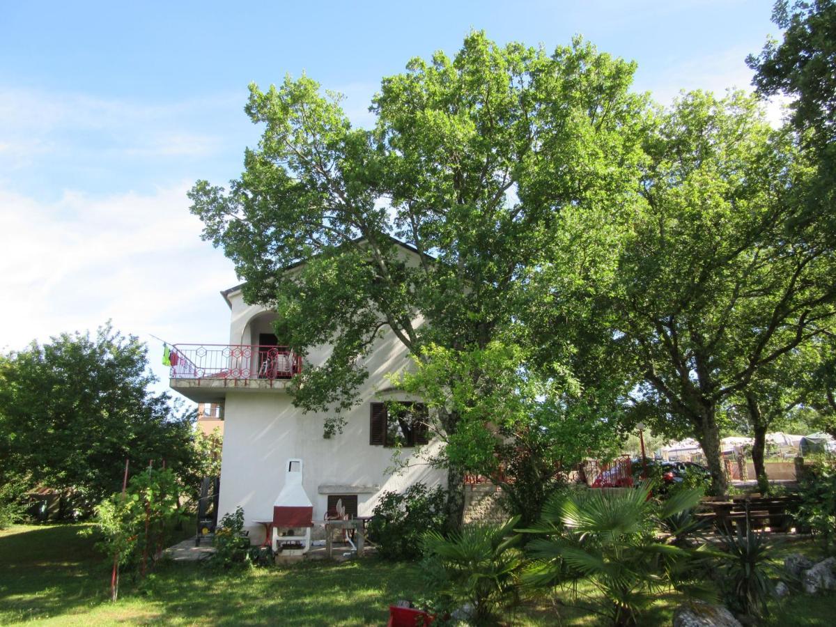 Villa Kucan Porat  Luaran gambar